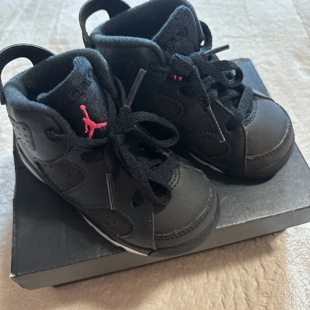 Jordon 6 Retro GT Black‎ Pink Logo SZ 7C